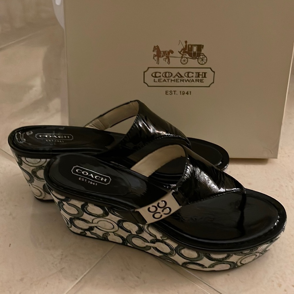 COPY - Coach Patent leather sandals ( timeless and classic)